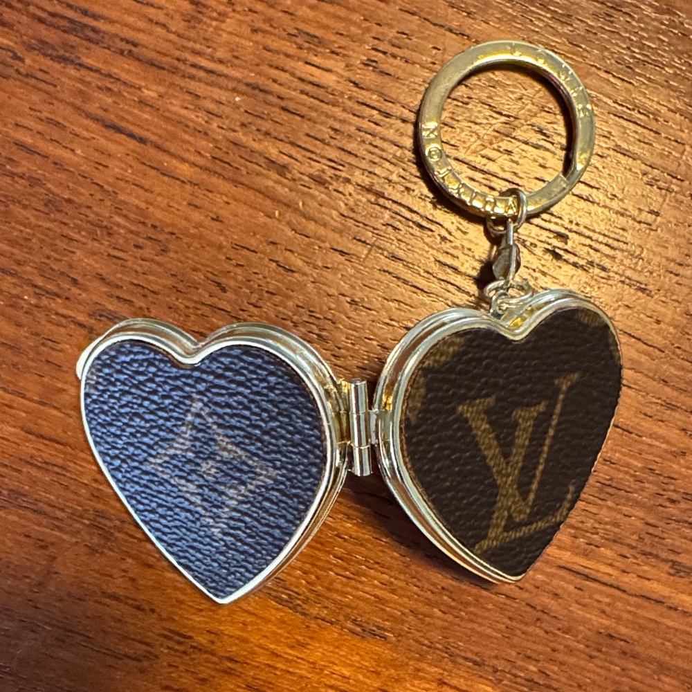 Gold and Brown Heart Mirror Keychain - Picture 8 of 8
